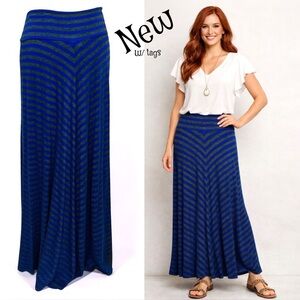 Women’s✨NWT✨ Indigo & Gray Maxi Skirt